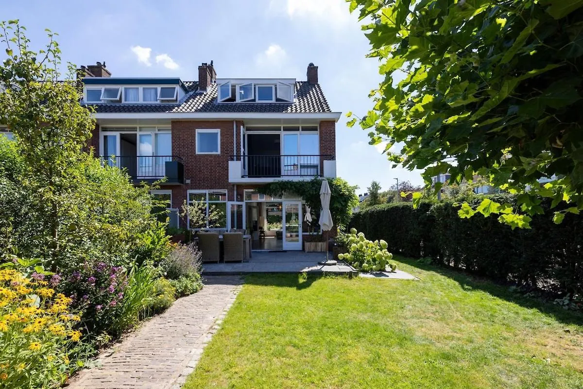 Cozy Family House In Rotterdam Villa